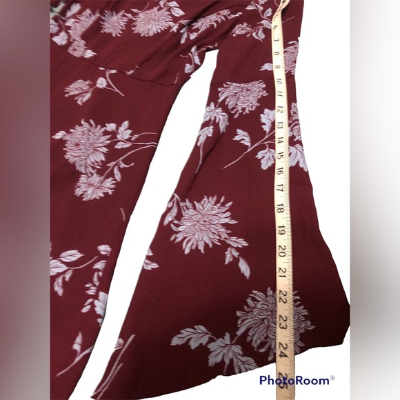 Women's Forever 21 Burgundy Floral Dress - Picture 5 of 7